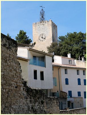Uhrturm - Pernes-les-Fontaines
