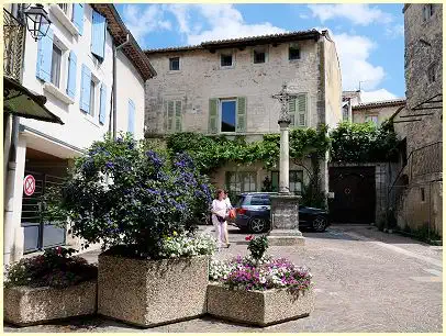 Straße Saint-Paul-Trois-Châteaux