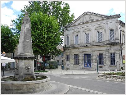 Saint-Rémy-de-Provence - Fontaine de la Trinité