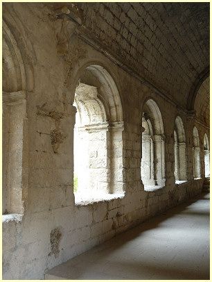Kreuzgang - Abtei Abbaye de Sivacane