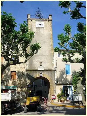 Vacqueyras - Porche Cours Stassart