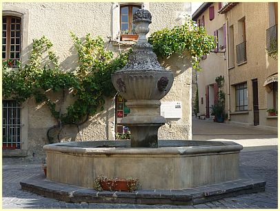 Venasque - Dorfplatz (Place de la Fontaine)