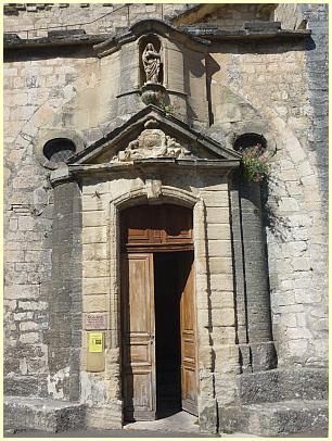 Venasque - Kirche Notre-Dame - kleines Portal der Südseite