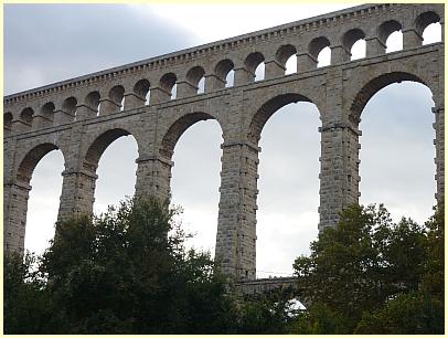 Ventabren - Aquädukt Aqueduc de Roquefavour
