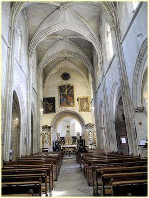 Kirchenschiff mit Chor Collégiale Notre-Dame