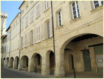 Villeneuve-lès-Avignon Arkadenhäuser